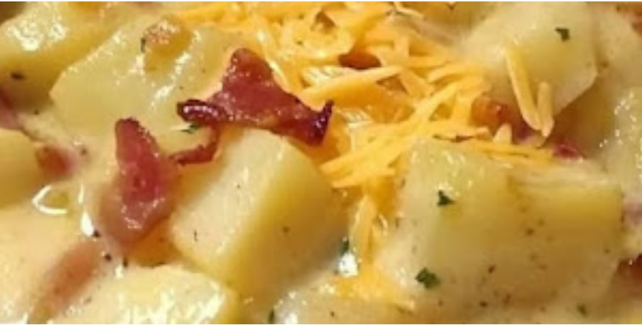 Creamy Potato & Bacon Soup – A Classic Comfort Recipe