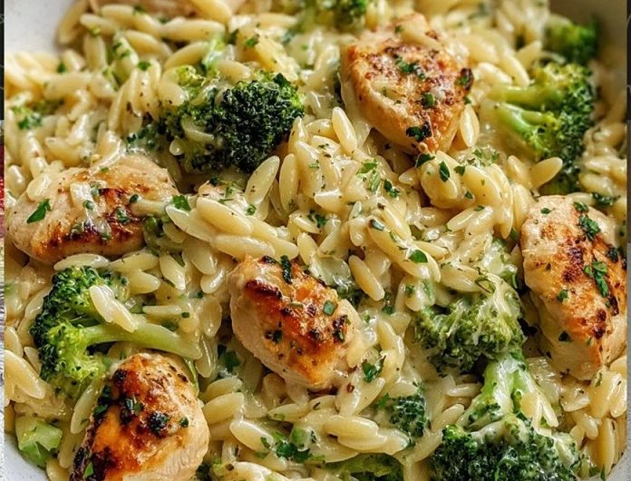 Cremige Low-Carb-Hähnchenpfanne mit Brokkoli & Zucchini – Weniger Kohlenhydrate, voller Geschmack