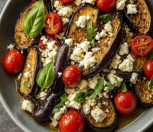 Low Carb Gebratene Auberginen mit Feta und Tomaten – Sommer auf dem Teller