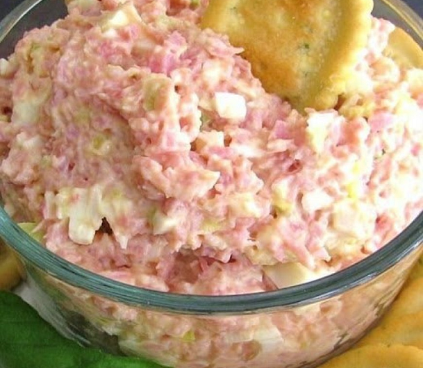 Low Carb Teufelsschinkensalat – cremig, würzig, leicht und perfekt für Genießer, die auf Kohlenhydrate achten