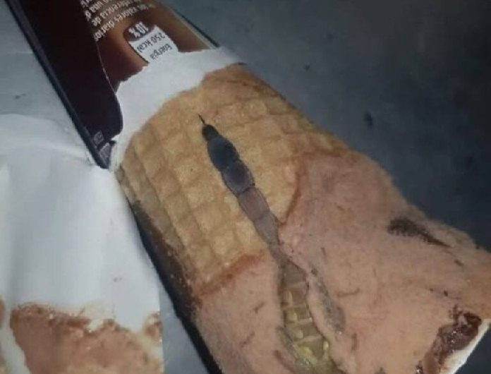 Meine Tochter öffnete eine Tüte Schokoladeneis und fand etwas Seltsames darin