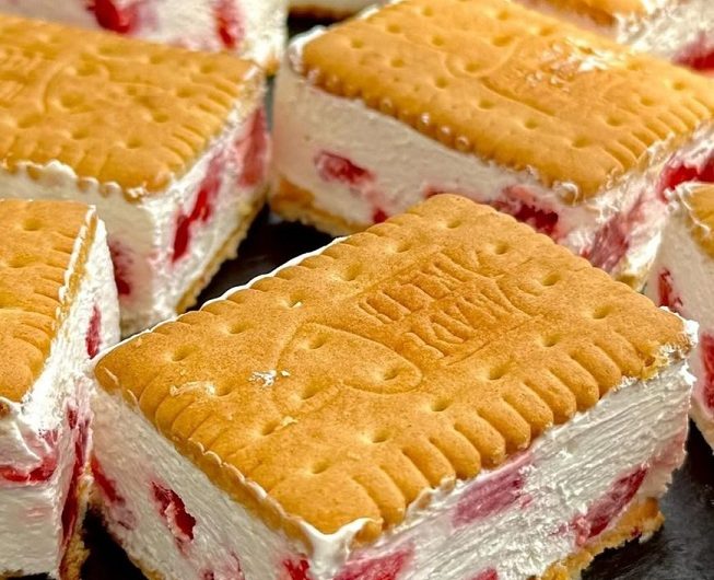 Schnelle Erdbeer-Nachspeise in nur 10 Minuten – mein leichtes Sommerdessert, das immer gelingt und allen ein Lächeln ins Gesicht zaubert