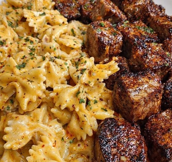 Saftige Hähnchenhäppchen vom Grill mit cremiger Knoblauchsoße – mein kleines Familiengeheimnis für gemütliche Abende