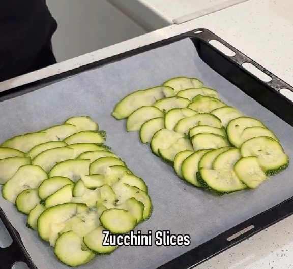 🥒🌮 Low-Carb Zucchini Wrap – Light, Cheesy & Packed with Protein! 😍✨