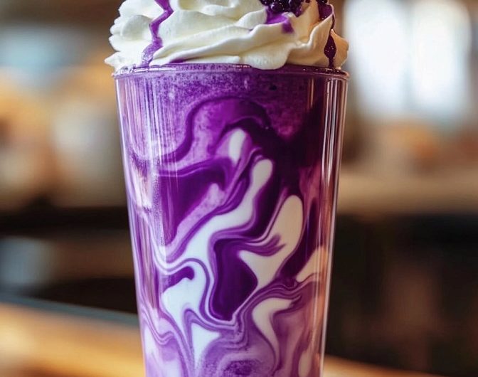 Blaubeer-Latte – Wie ein zufälliger Café-Besuch zu meinem liebsten Sommergetränk wurde