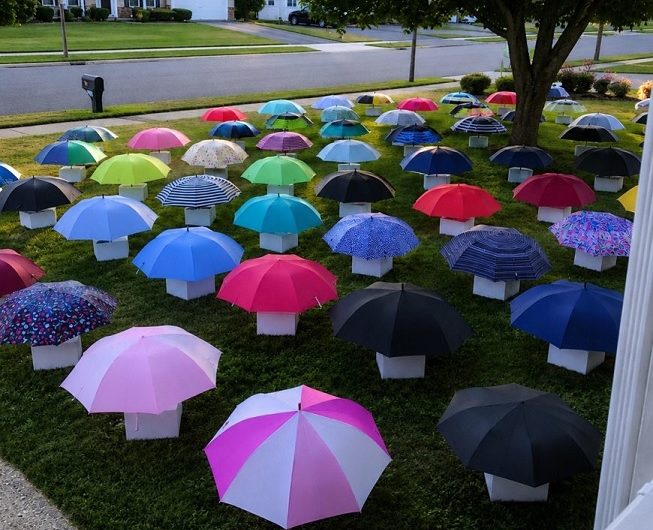 Mein Sohn verschenkte seinen Regenschirm – was danach geschah, überraschte uns alle