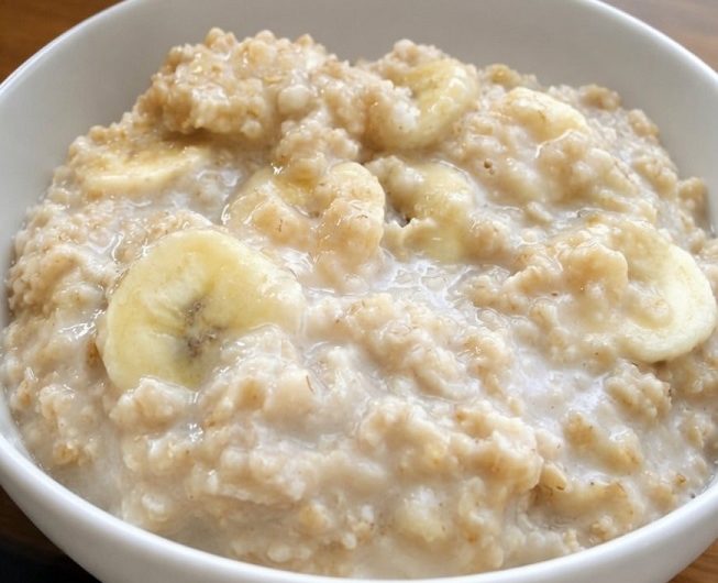 Low-Carb Frühstücks-Bowl mit Chiasamen und Quark – Cremig, sättigend und perfekt für einen guten Start in den Tag