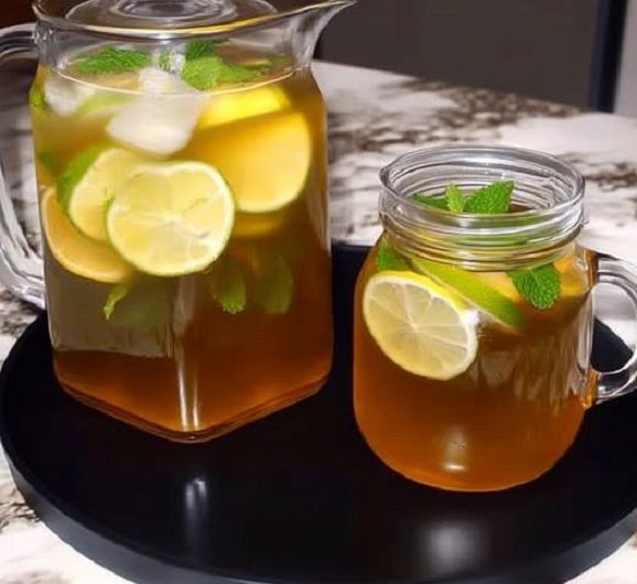 Erfrischendes Low-Carb Detox-Wasser mit Zitrone, Gurke und Ingwer – Mein Lieblingsgetränk für heiße Tage