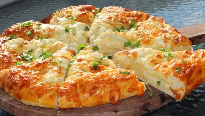 Low-Carb Griechisches Käsebrot – Knusprig, aromatisch und ganz ohne Weizenmehl
