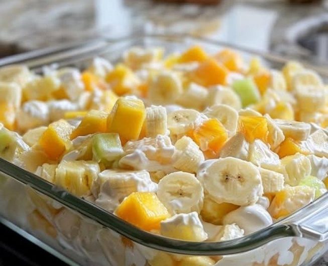 Meine Großmutter hat diesen Obstsalat jeden Sommer gemacht – ich dachte, das Rezept wäre für immer verloren
