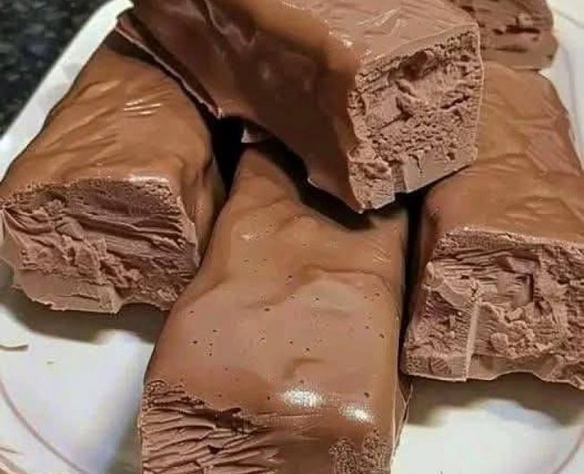 Keto-Schokoriegel ohne Zucker – cremig, schokoladig und perfekt für Low Carb
